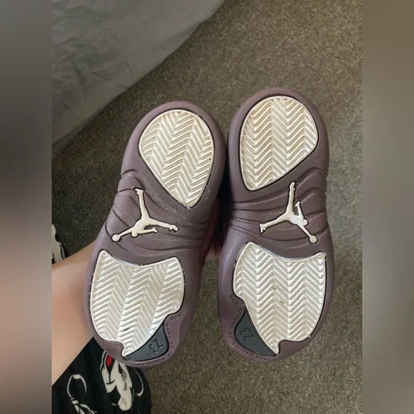 Jordan12s Toddler Sneakers Black and Burgundy 9C - Picture 4 of 5